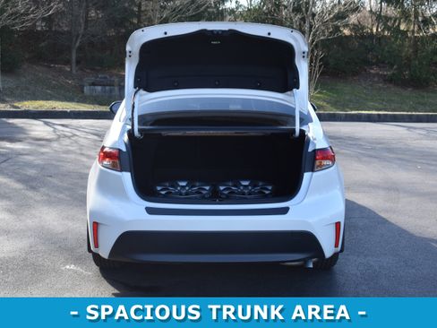 Used 2025 Toyota Corolla LE image 20