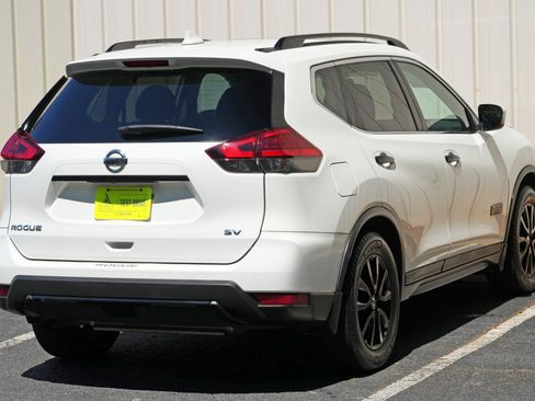 Used 2017 Nissan Rogue SV FWD image 47