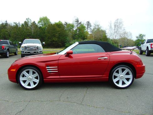 Used 2005 Chrysler Crossfire Limited RWD image 23