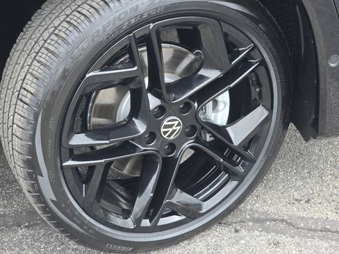 New 2026 Volkswagen Tiguan SE R-Line AWD/4WD image 14