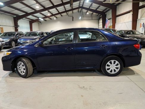 Used 2011 Toyota Corolla LE image 4