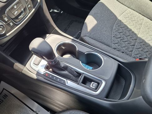 Used 2023 Chevrolet Equinox LT AWD/4WD image 16