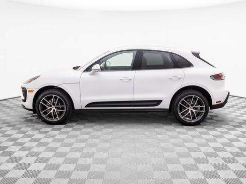 New 2026 Porsche Macan image 2