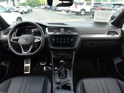 Certified 2022 Volkswagen Tiguan SE R-Line AWD/4WD image 7