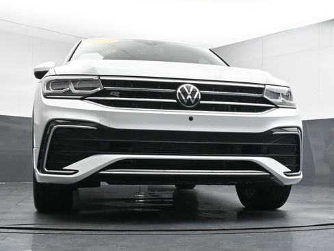 Used 2024 Volkswagen Tiguan SEL R-Line image 34