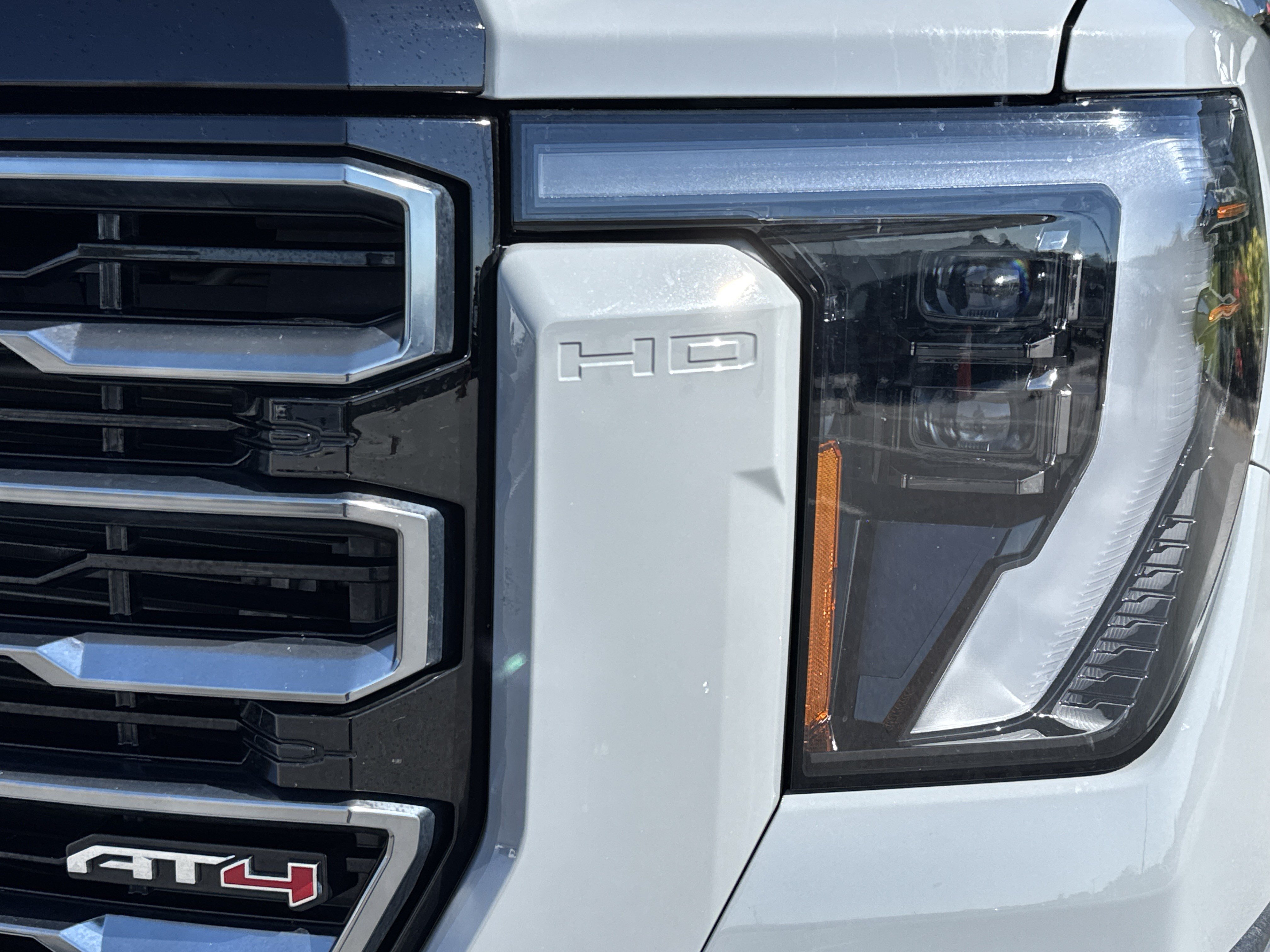 Used 2025 GMC Sierra 2500 AT4 w/ AT4 Premium Plus Package AWD/4WD image 6