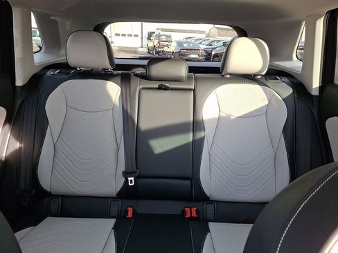 New 2026 Volkswagen Tiguan SE image 13