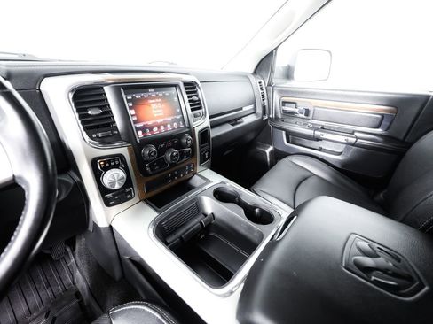 Used 2016 RAM 1500 Laramie w/ Convenience Group AWD/4WD image 31