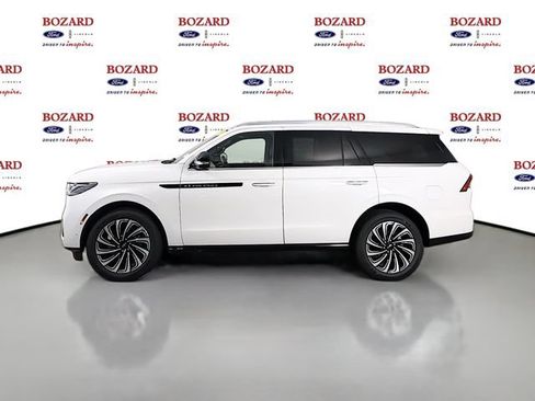 Certified 2025 Lincoln Navigator Black Label AWD/4WD image 5