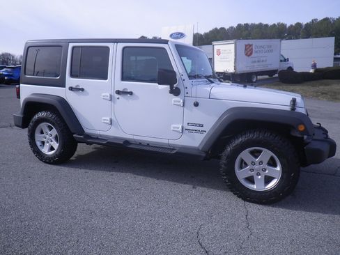 Used 2017 Jeep Wrangler Unlimited Sport w/ Quick Order Package 23S image 7