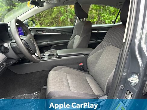 Used 2025 Toyota Camry LE FWD image 13
