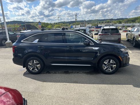Used 2022 Kia Sorento S AWD/4WD image 9