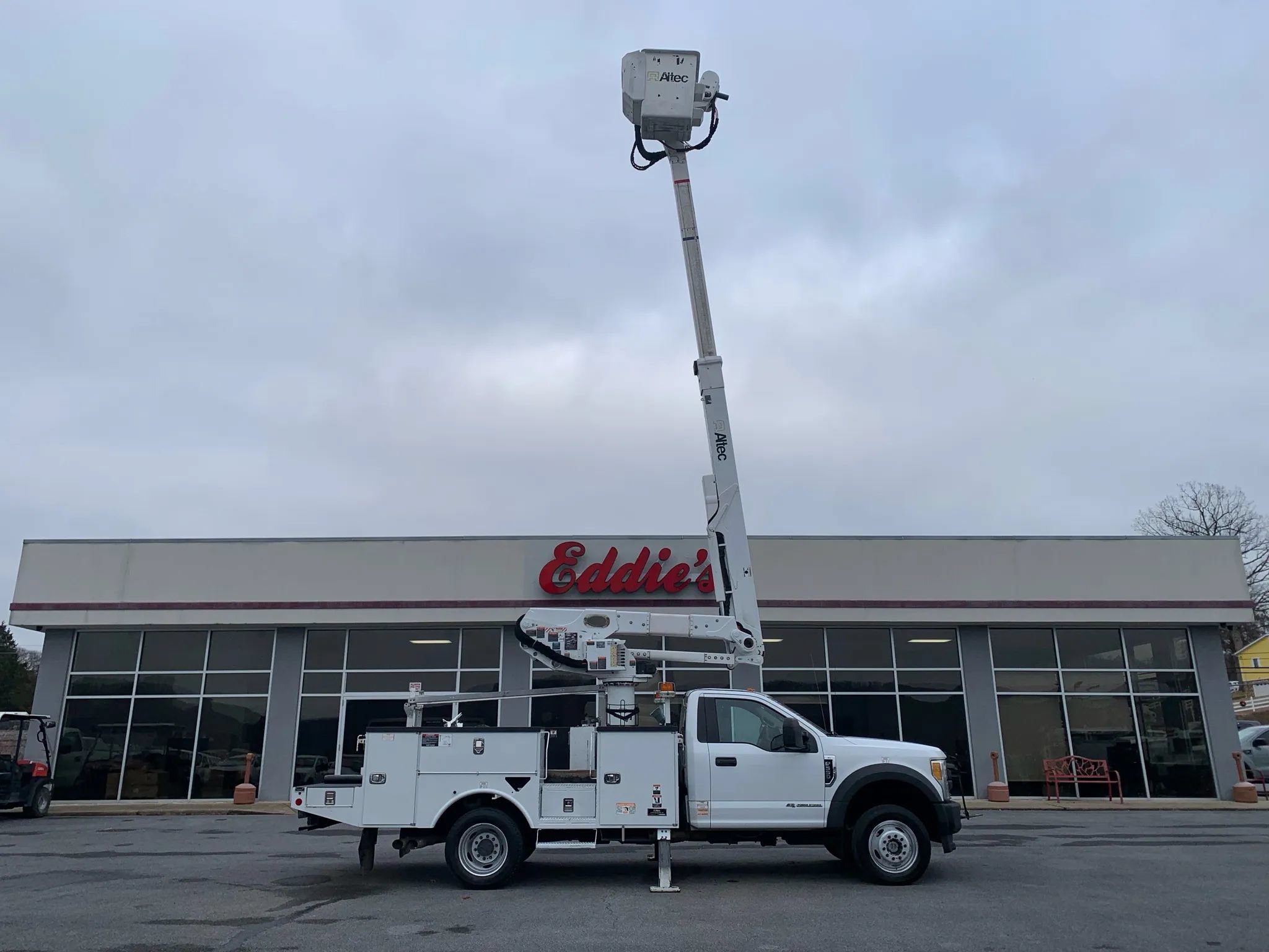 Used 2017 Ford F550 4x4 Regular Cab Super Duty image 56