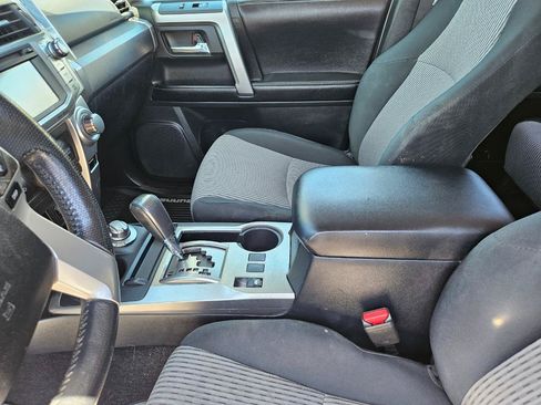 Used 2017 Toyota 4Runner SR5 AWD/4WD image 13