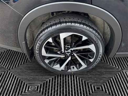 Used 2024 Mitsubishi Outlander SE Black Edition image 14