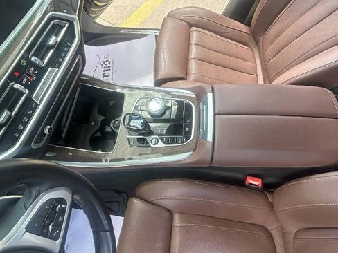 Used 2021 BMW X5 M50i w/ Executive Package image 22