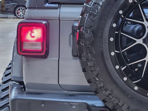 Used 2021 Jeep Wrangler Unlimited Sahara AWD/4WD image 20