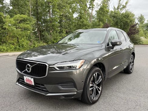 Used 2018 Volvo XC60 T6 Momentum w/ Convenience Package AWD/4WD image 10