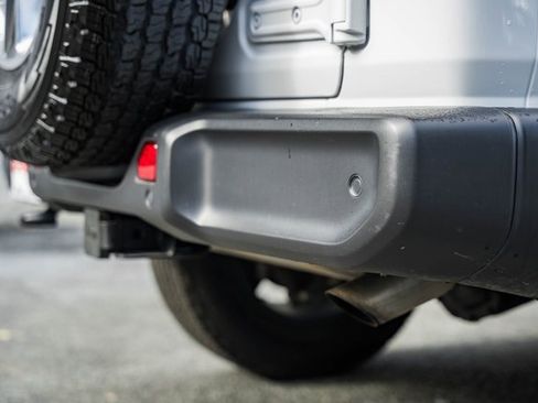 Used 2022 Jeep Wrangler Unlimited Sahara w/ Dual Top Group image 6