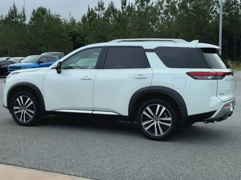 Used 2025 Nissan Pathfinder Platinum w/ Cargo Package FWD image 6