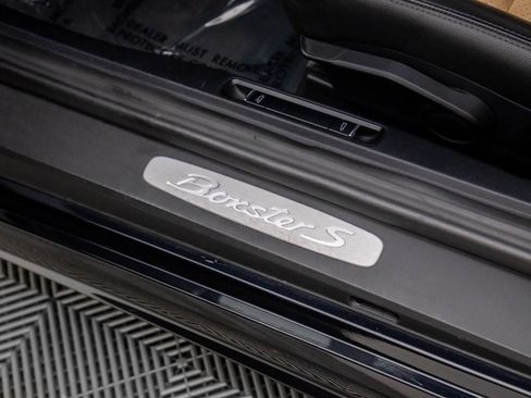 Used 2018 Porsche 718 Boxster S image 16