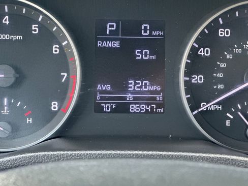 Used 2017 Hyundai Elantra SE image 23