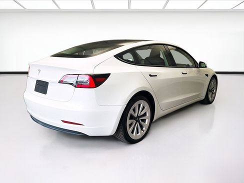 Used 2023 Tesla Model 3 Standard Range RWD image 4