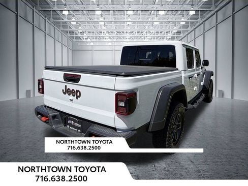 Used 2025 Jeep Gladiator Mojave w/ Safety Group AWD/4WD image 27