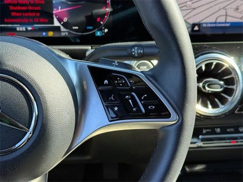 Certified 2025 Mercedes-Benz GLB 250 4MATIC image 21