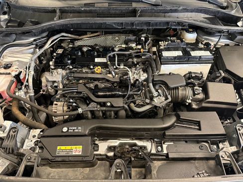 Used 2022 Toyota Corolla Cross XLE w/ Convenience Package image 23