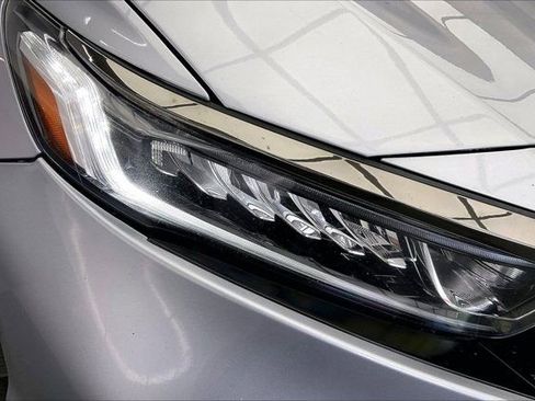 Used 2018 Honda Accord Sport image 27