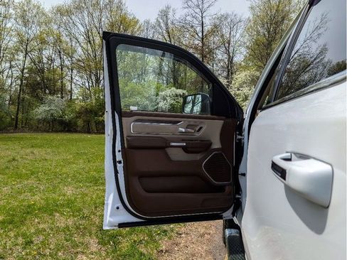 Used 2020 RAM 1500 Laramie AWD/4WD image 10