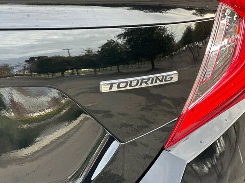 Used 2017 Honda Civic Touring image 38