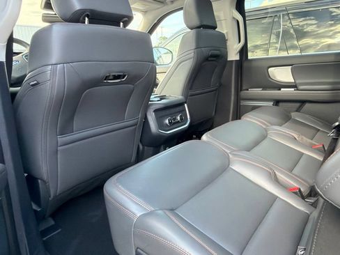 Used 2025 Ford Expedition Max Active AWD/4WD image 31