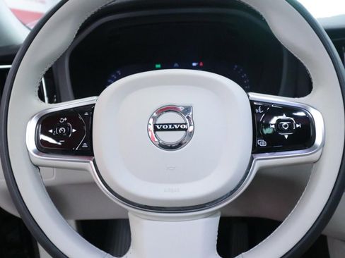 Used 2023 Volvo XC60 B5 Plus AWD/4WD image 21