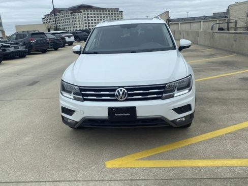 Used 2018 Volkswagen Tiguan SEL image 2