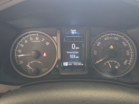 Used 2017 Toyota Tacoma TRD Sport w/ Tow Package (A/T) AWD/4WD image 17