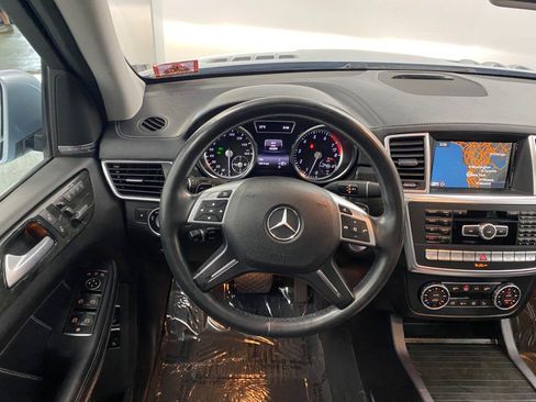 Used 2015 Mercedes-Benz GL 550 4MATIC image 35