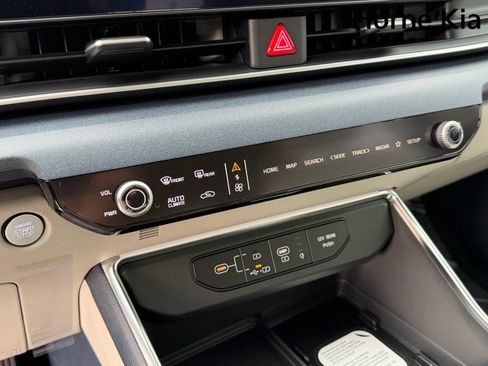 New 2026 Kia Carnival EX FWD image 19