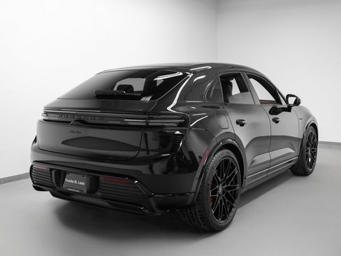 New 2025 Porsche Macan Turbo Electric image 12