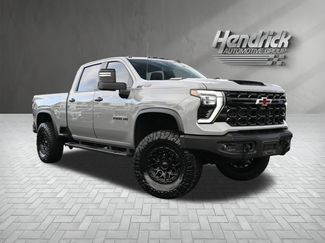 Used 2024 Chevrolet Silverado 2500 ZR2 w/ ZR2 Bison Edition video 2