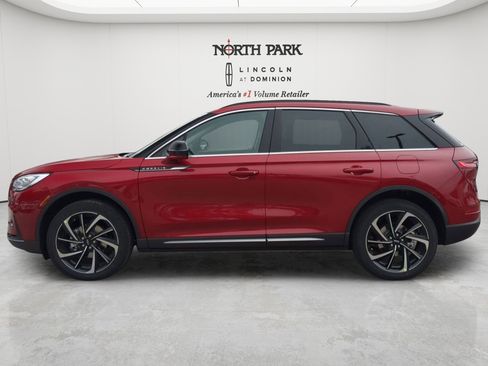 New 2026 Lincoln Corsair Reserve FWD image 6