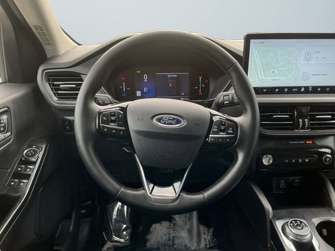 Used 2025 Ford Escape SE FWD image 8