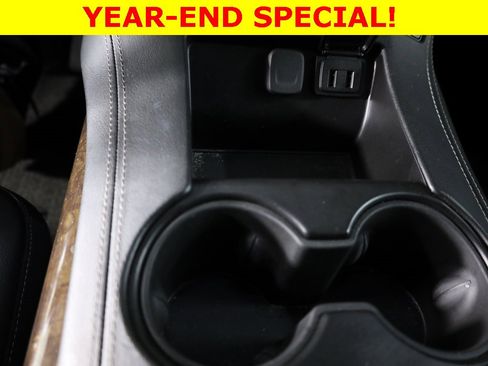 Used 2018 Chevrolet Suburban LT image 20