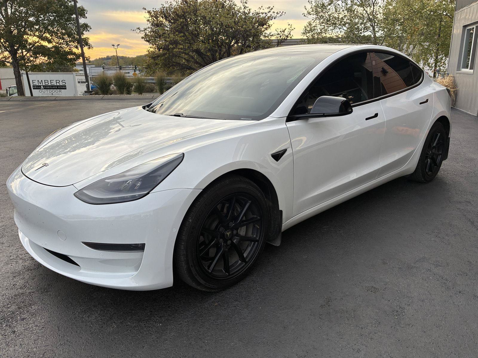 Used 2021 Tesla Model 3 Long Range AWD/4WD image 4