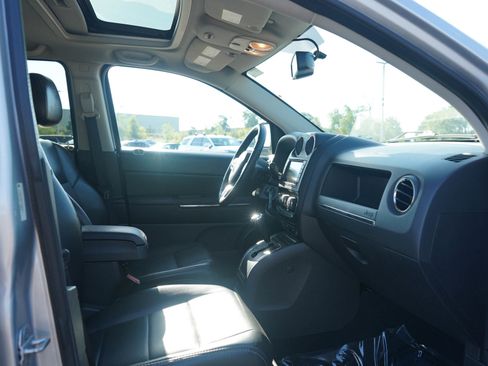 Used 2012 Jeep Compass Limited w/ Sun/Sound Group AWD/4WD image 11