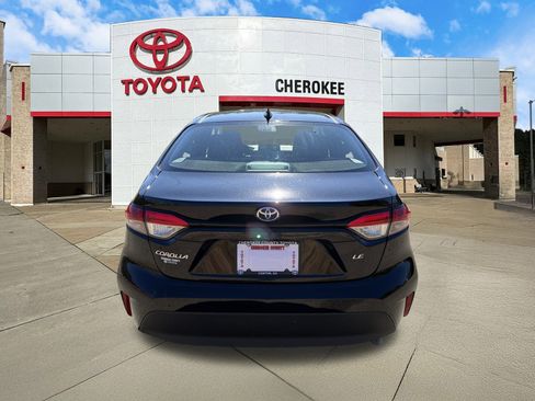 Used 2025 Toyota Corolla LE image 6