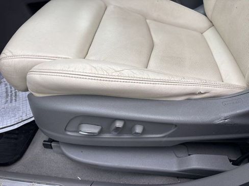 Used 2017 Cadillac XT5 Luxury w/ Driver Awareness Package image 12