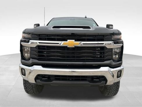 Used 2025 Chevrolet Silverado 2500 LT w/ Safety Package image 3