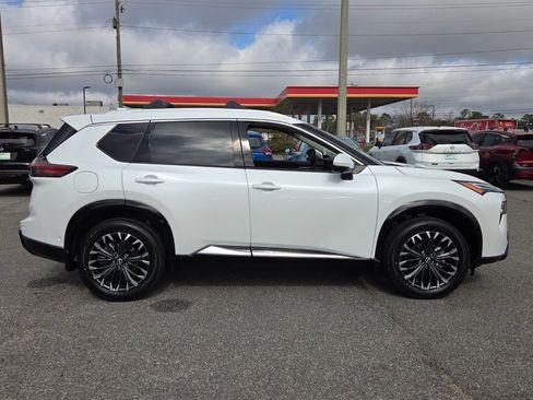 New 2026 Nissan Rogue Platinum image 11